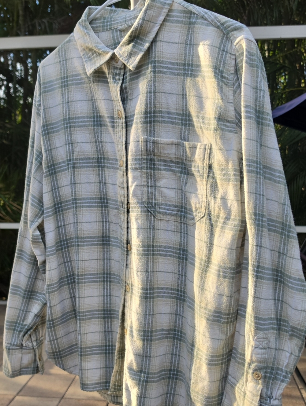 AMERICAN EAGLE Casual Plaid Button-Down Shirt - Sage Green & Cream